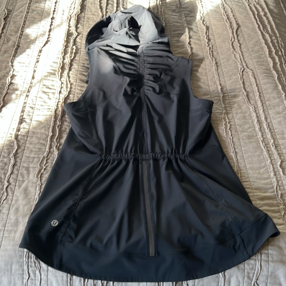 Lululemon Light Weight Vest W/ Hood Gem
